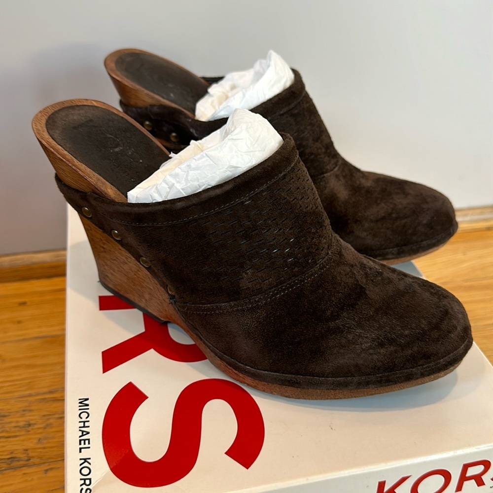 KORS Michael KORS Cupid, Chocolate Suede, Antique Brass Hardware, Size 8